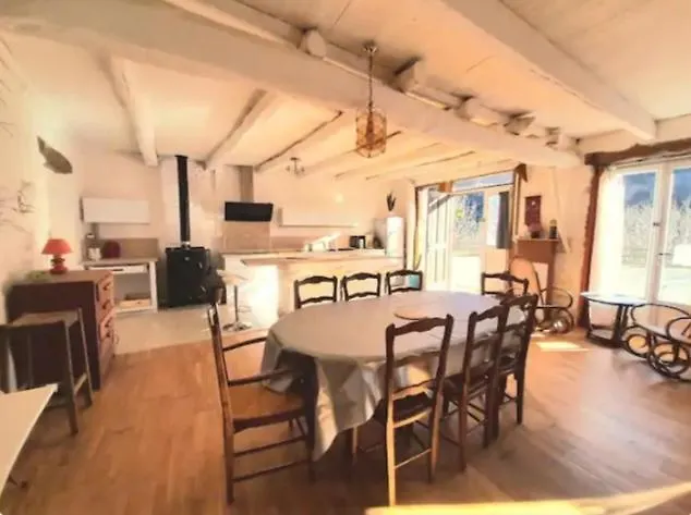 Maison rustique au pied de la Montagne Noire