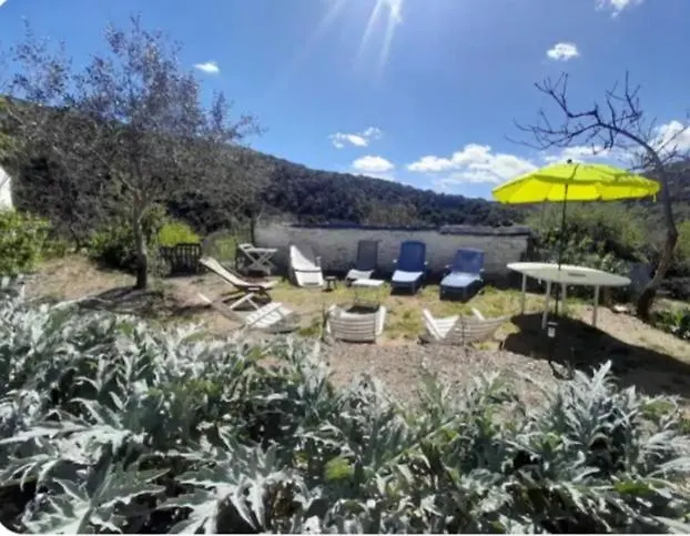 Hébergement de vacances Maison rustique au pied de la Montagne Noire *